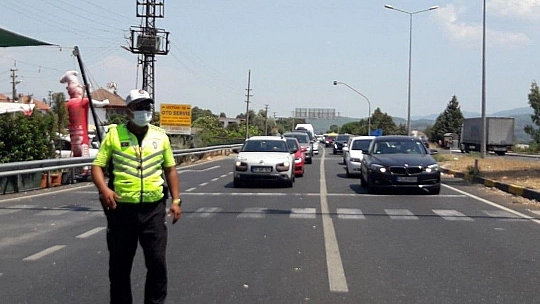 Tatilcilerin dönüş çilesi başladı