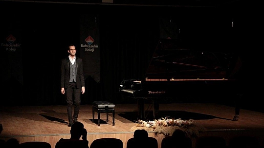 Piyanist Danilo Mascetti resital sundu