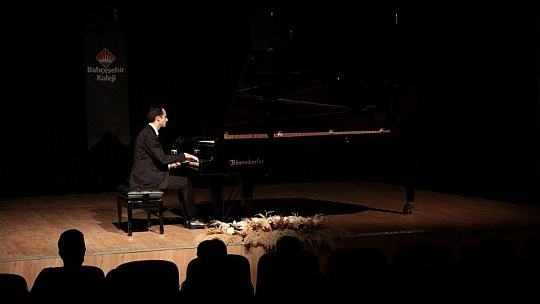 Piyanist Danilo Mascetti resital sundu