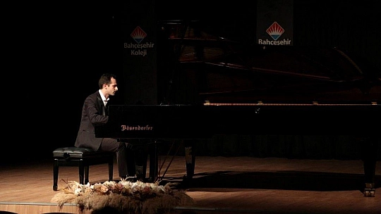 Piyanist Danilo Mascetti resital sundu