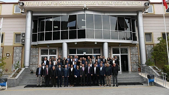 VALİ ORHAN TAVLI FETHİYE'DE MUHTARLARLA BİR ARAYA GELDİ