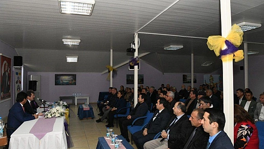 VALİ ORHAN TAVLI FETHİYE'DE MUHTARLARLA BİR ARAYA GELDİ