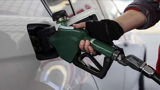 Benzin ve motorinde büyük zam beklentisi!