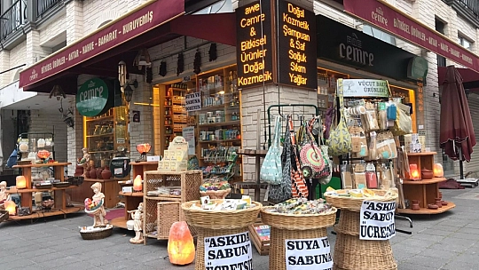 Fethiye'de aktardan koronavirüse karşı 'ücretsiz sabun'