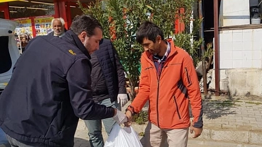 Hayırseverler Aldı, CHP Dağıttı