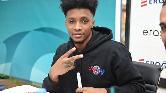 ERICK NEAL BU AKŞAM BEŞKAZA'DA