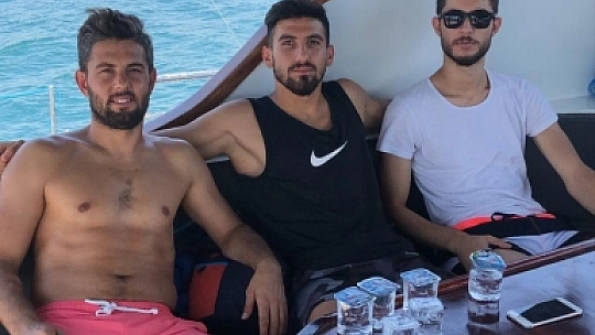 Fethiyesporlu futbolcular tekne turu yaptı