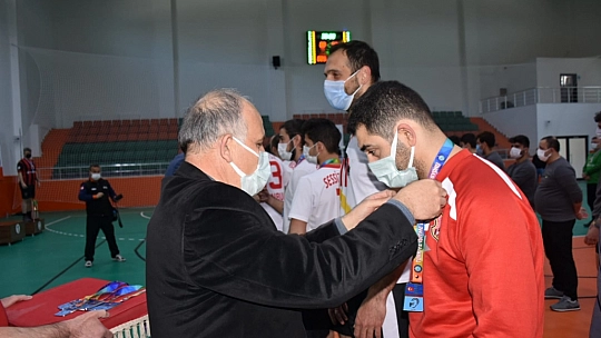 İşitme engelliler hentbol erkekler şampiyonu belli oldu