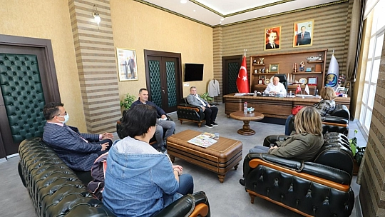 SED Medya'dan Başkan Otgöz'e nezaket ziyareti 