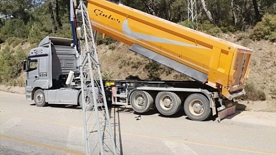 Kamyonun damperi açık kalınca olanlar oldu