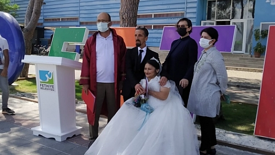 Aşk engel tanımadı