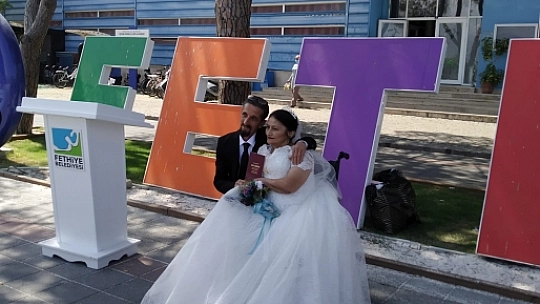 Aşk engel tanımadı