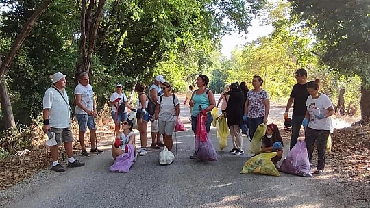 Gönüllü vatandaşların çevre temizliği örnek oluyor