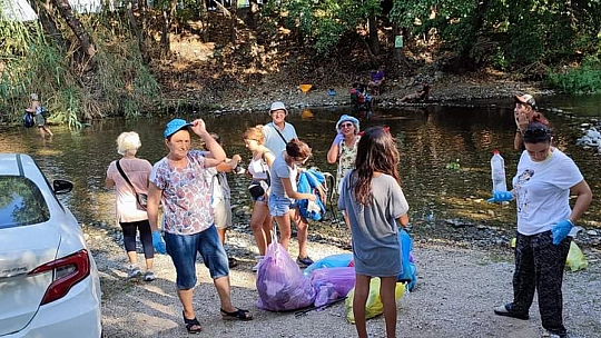 Gönüllü vatandaşların çevre temizliği örnek oluyor