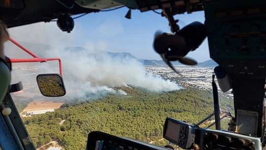 Seydikemer Karaköy'de yangın başladı!
