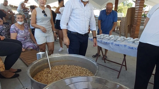 Geleneksel aşure etkinline yoğun katılım