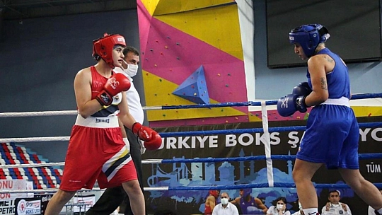 Şampiyonadan madalya ile döndü