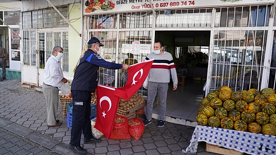 Seydikemer Kırmızı Beyaza Büründü
