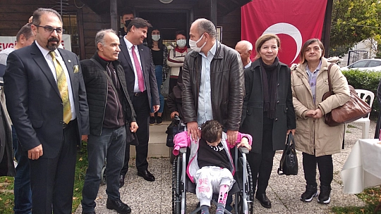 Engelli Çocukları Sevindirdiler