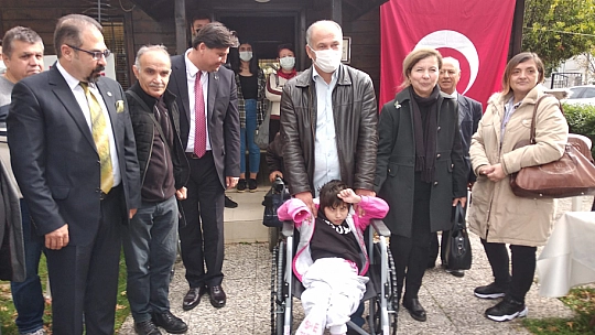 Engelli Çocukları Sevindirdiler