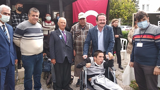 Engelli Çocukları Sevindirdiler