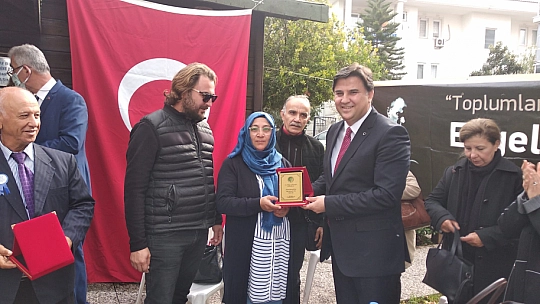 Engelli Çocukları Sevindirdiler