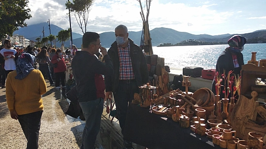 Noel Çarşısı Kuruldu