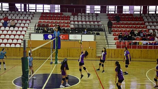 Okul Sporları Tüm Hızıyla Devam Ediyor