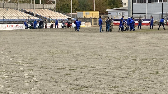 Fethiyespor 2. Yarı için çim yeniliyor