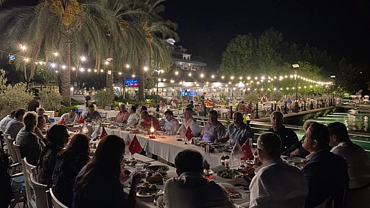 AK PARTİ FETHİYE İLÇE TEŞKİLATI 2. YILINDA BİRLİK BERABERLİK YEMEĞİNDE BULUŞTU