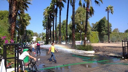 Yangına müdahale eden herkes yandı: 15 yaralı