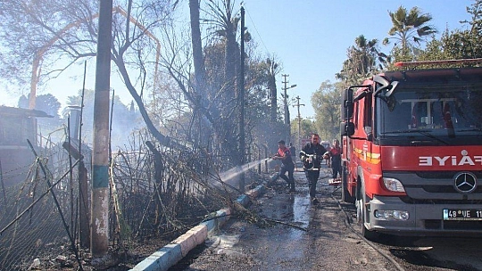 Yangına müdahale eden herkes yandı: 15 yaralı