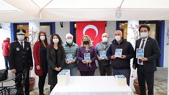 Yaşlılara Saygı Haftası'nda Cevat Şakir kitabı hediye edildi