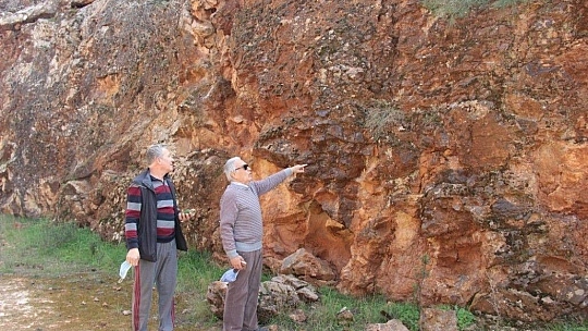 Yatağan'da 180 yıllık zımpara ocağı bulundu