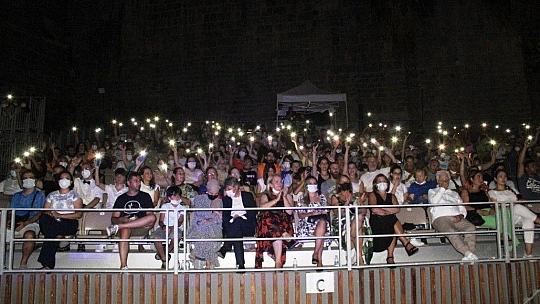 Yeşim Salkım'dan korona virüsle mücadelede 'hijyen' mesajı: 'İslam aleminin kuralları içerisinde hijyen her zaman vardı'
