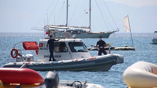 Yüzerken cesetle karşılaştılar