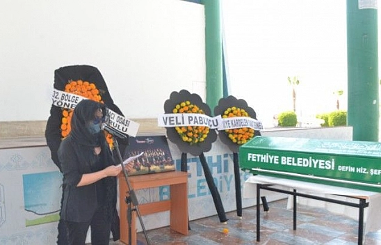 Koro Şefi, Eczacı Akan dualarla son yolculuğuna uğurladı