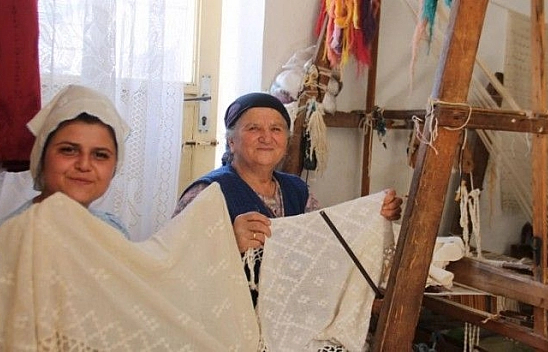 ÜZÜMLÜ DASTARINI FRT TV MİKROFONLARINA ANLATTI