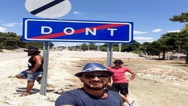 Bu levhayı gören duruyor