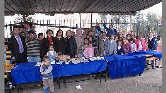 OKUL İHTİYAÇLARI İÇİN KERMES DÜZENLEDİLER