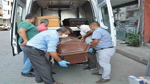 EVİNDE ÖLÜ BULUNDU