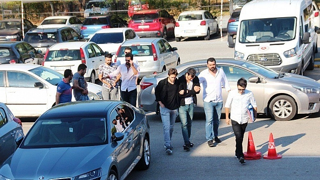 Bodrum'da saksıda uyuşturucu yetiştirip satan 3 kişi yakalandı