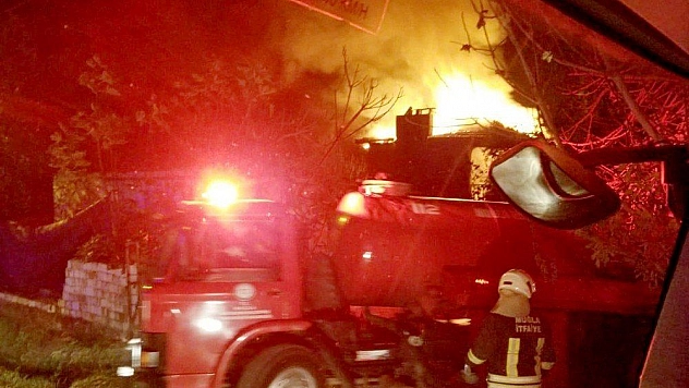 Muğla'da ev yangın