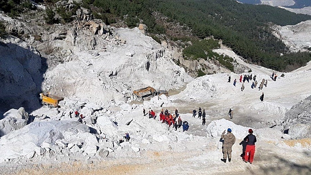 Üç kişinin öldüğü maden ocağındaki iş kazasına üç tutuklama
