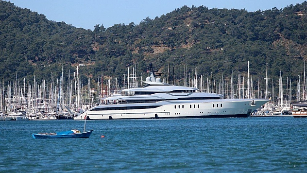 'Tango' isimli yat Fethiye'den 160 bin litre yakıt aldı