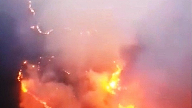 Alevler havadan görüntülendi