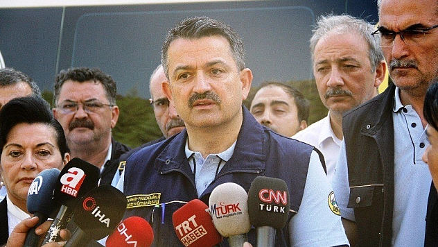 Bakan Pakdemirli: 'Spekülasyonlara inanmayın, Muğlalıları fidan dikmeye davet ediyorum'