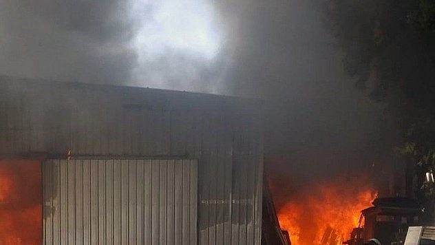 Bodrum'da marangoz atölyesinde yangın