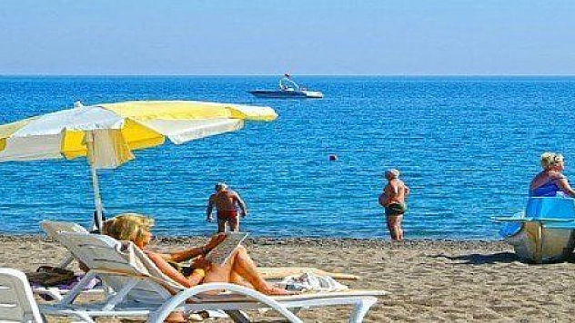 İÇ TURİZM YÜZLERİ GÜLDÜRDÜ...