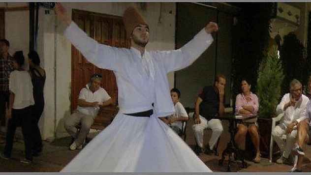 SEMAZEN GÖSTERİSİYLE ÇARŞIYA HAREKET GETİRDİLER (görüntülü)